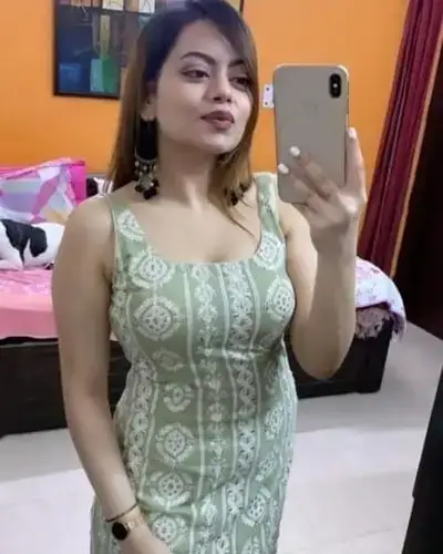 Call Girl in Hukeri